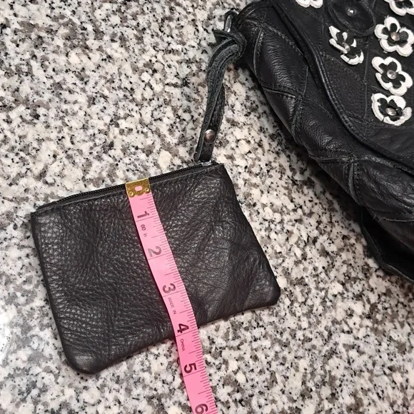 Ameri leather Black & White leather Handbag With Flowers And Diamonds - Picture 14 of 15